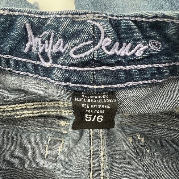 Anya Cuffed Hem Rhinestone Bermuda Denim Jean Shorts Size 5/6 Women's - Picture 2 of 4